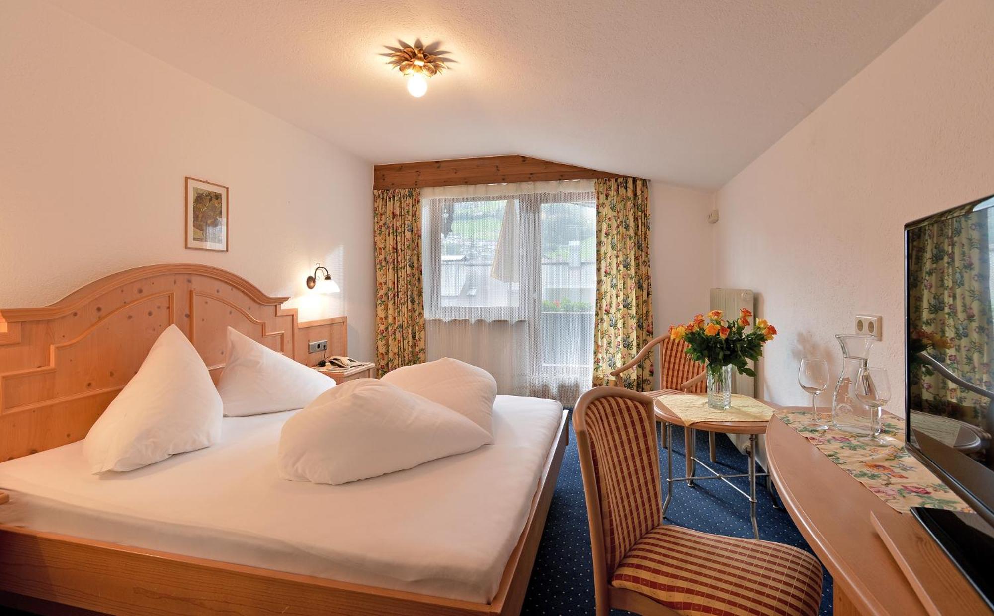 Hotel Schwarzer Adler Hippach Szoba fotó