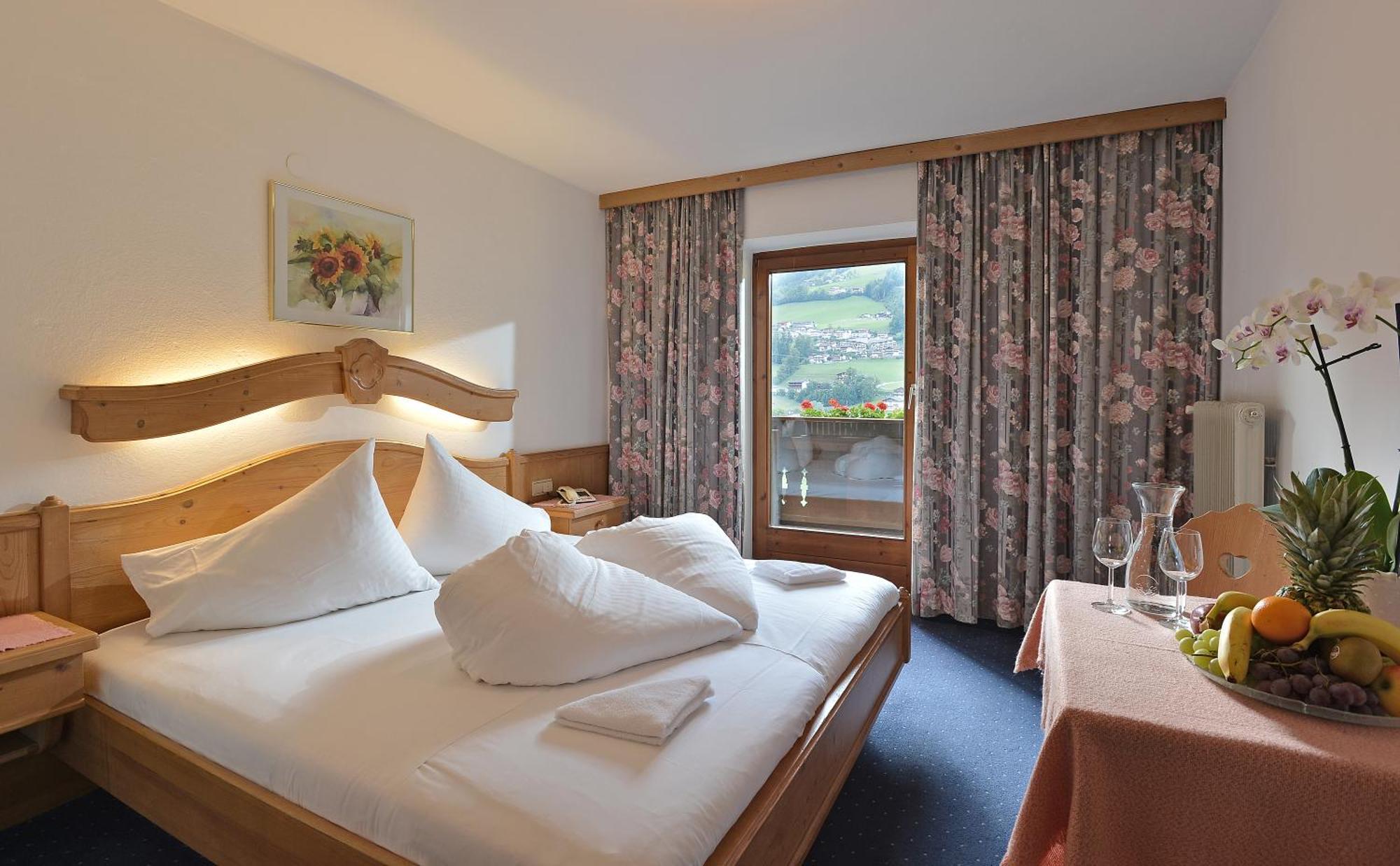 Hotel Schwarzer Adler Hippach Szoba fotó
