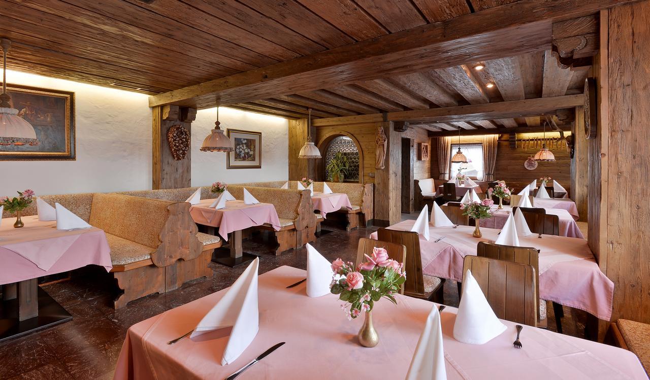 Hotel Schwarzer Adler Hippach Kültér fotó