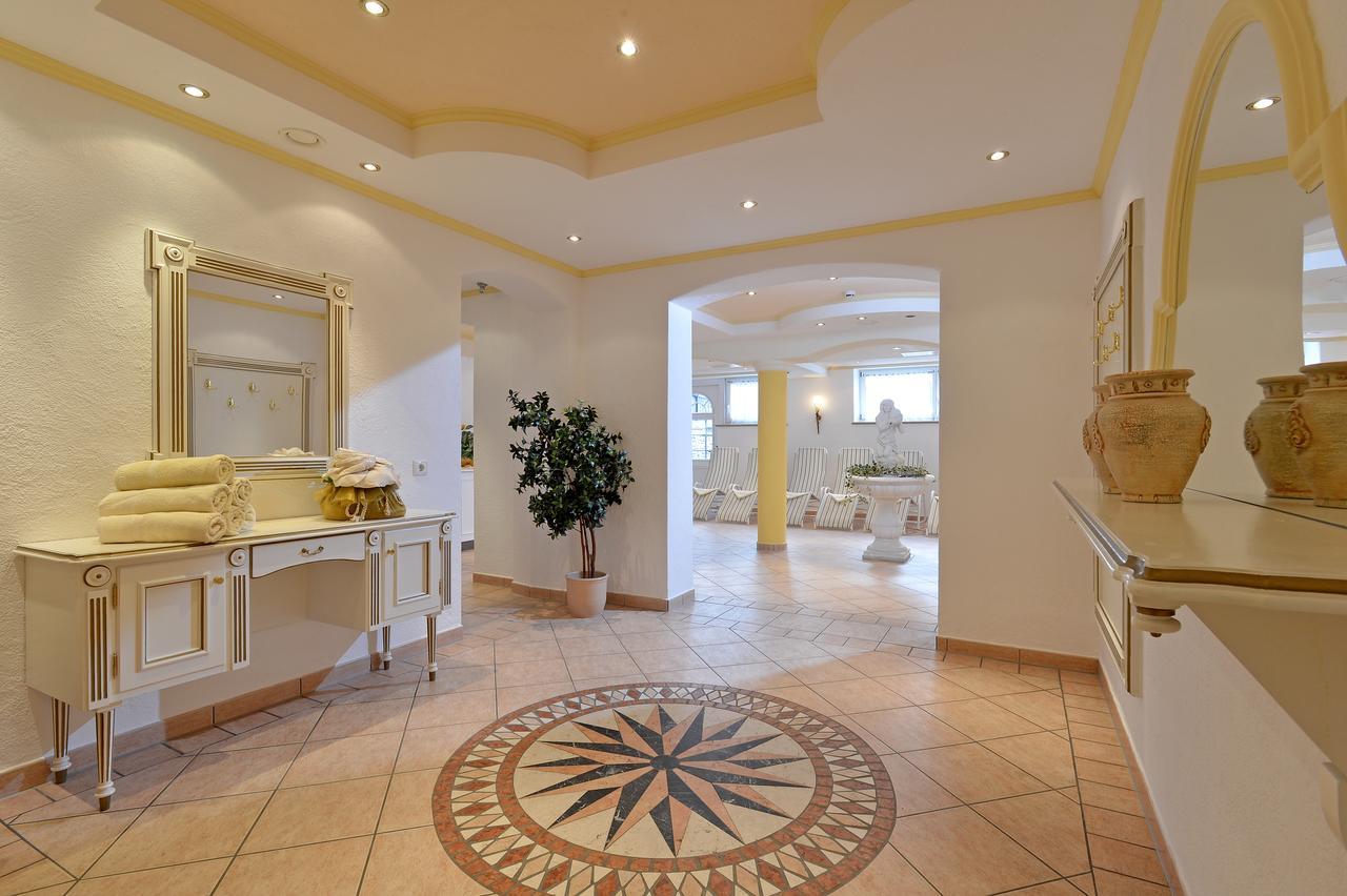 Hotel Schwarzer Adler Hippach Kültér fotó