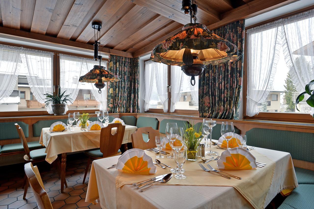Hotel Schwarzer Adler Hippach Kültér fotó